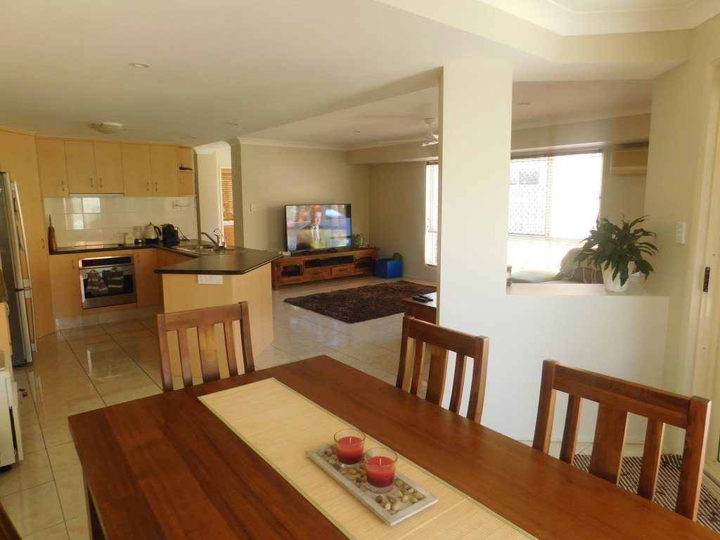 2/1 Gymea Crescent VARSITY LAKES 8