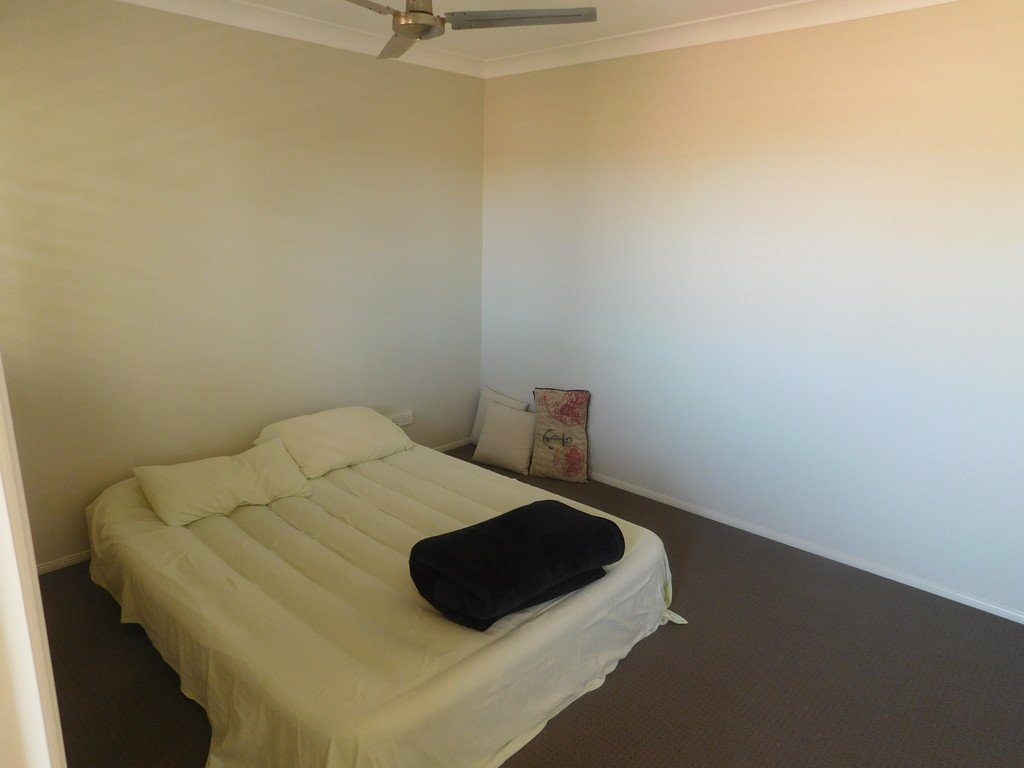 2/1 Gymea Crescent VARSITY LAKES 10