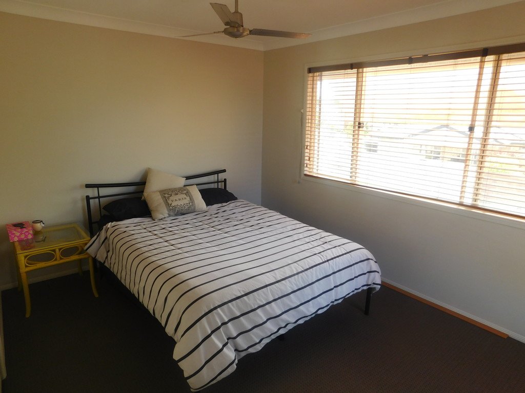 2/1 Gymea Crescent VARSITY LAKES 12