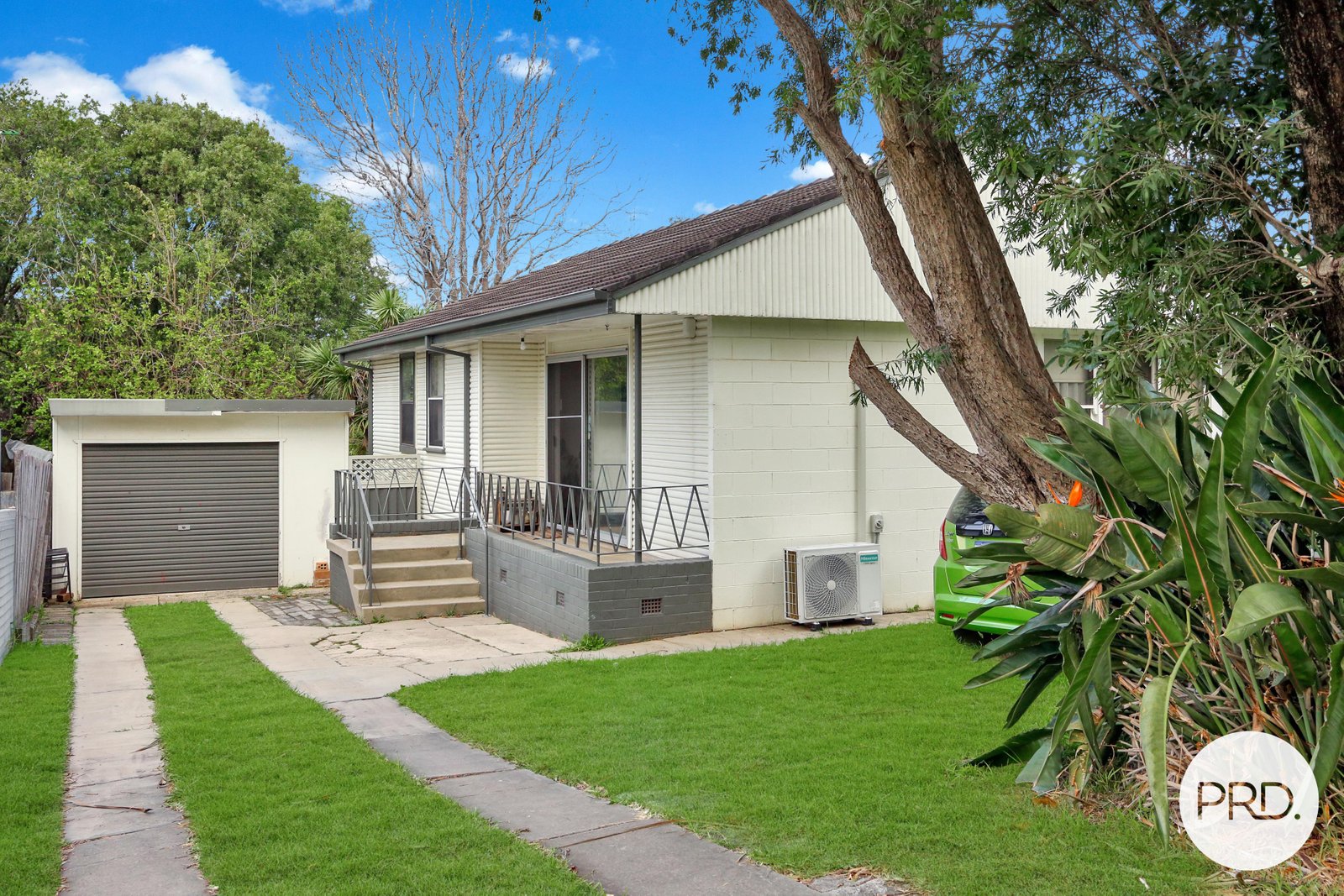 21 Hogarth Avenue MOUNT WARRIGAL 1