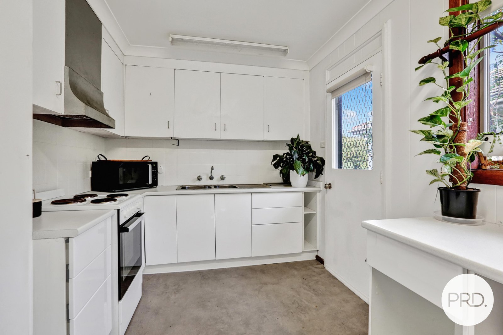 21 Hogarth Avenue MOUNT WARRIGAL 2