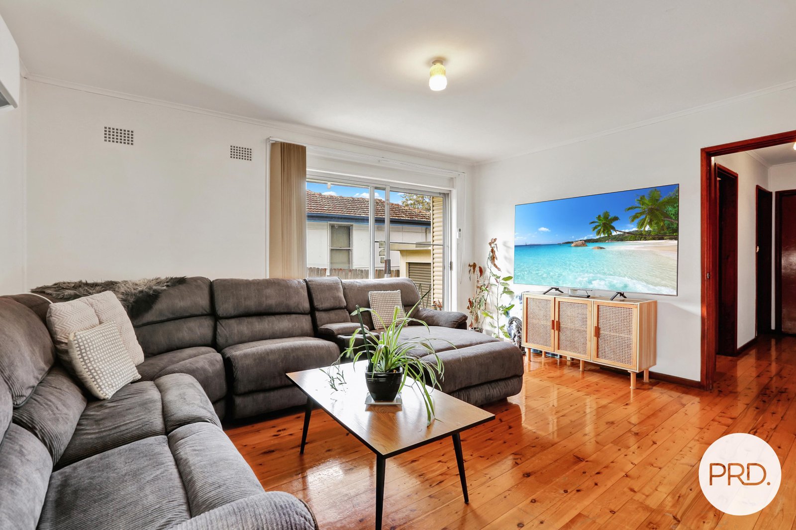 21 Hogarth Avenue MOUNT WARRIGAL 3