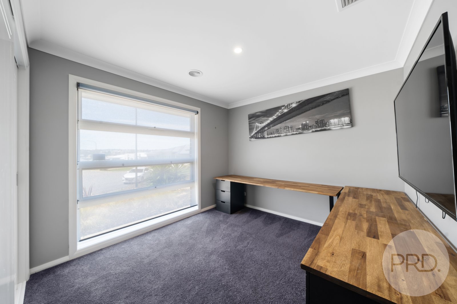 21 Hollows Crescent LLOYD 6