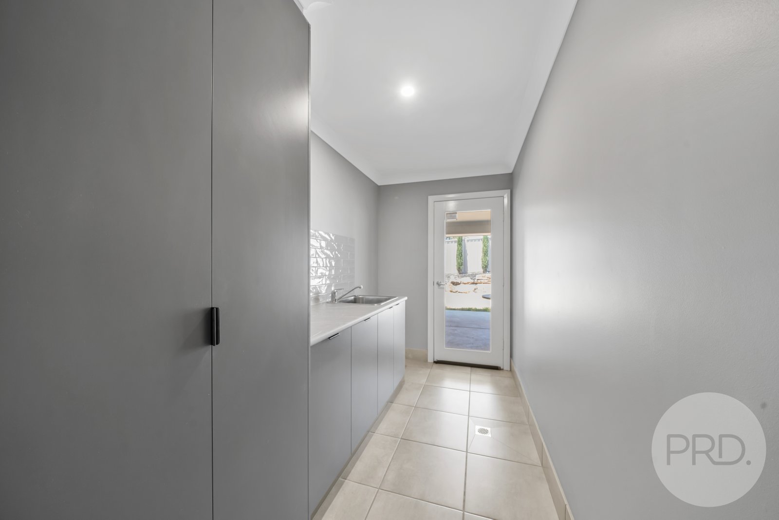 21 Hollows Crescent LLOYD 11