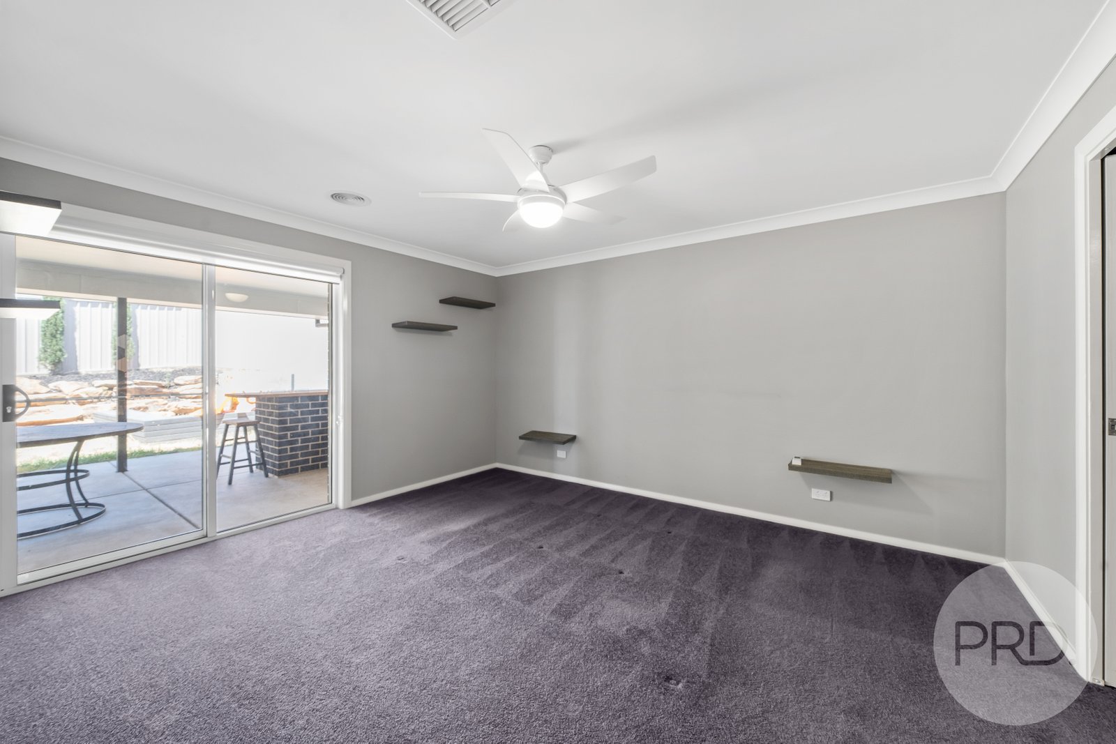 21 Hollows Crescent LLOYD 12