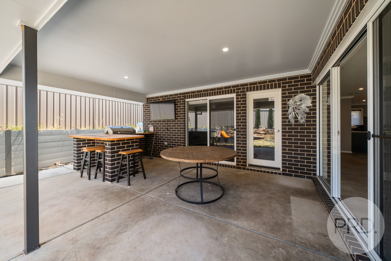 21 Hollows Crescent LLOYD 13