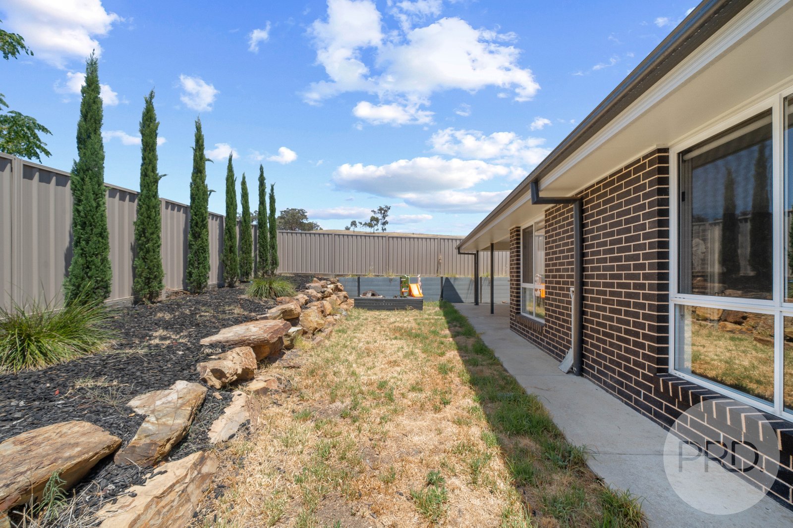 21 Hollows Crescent LLOYD 15