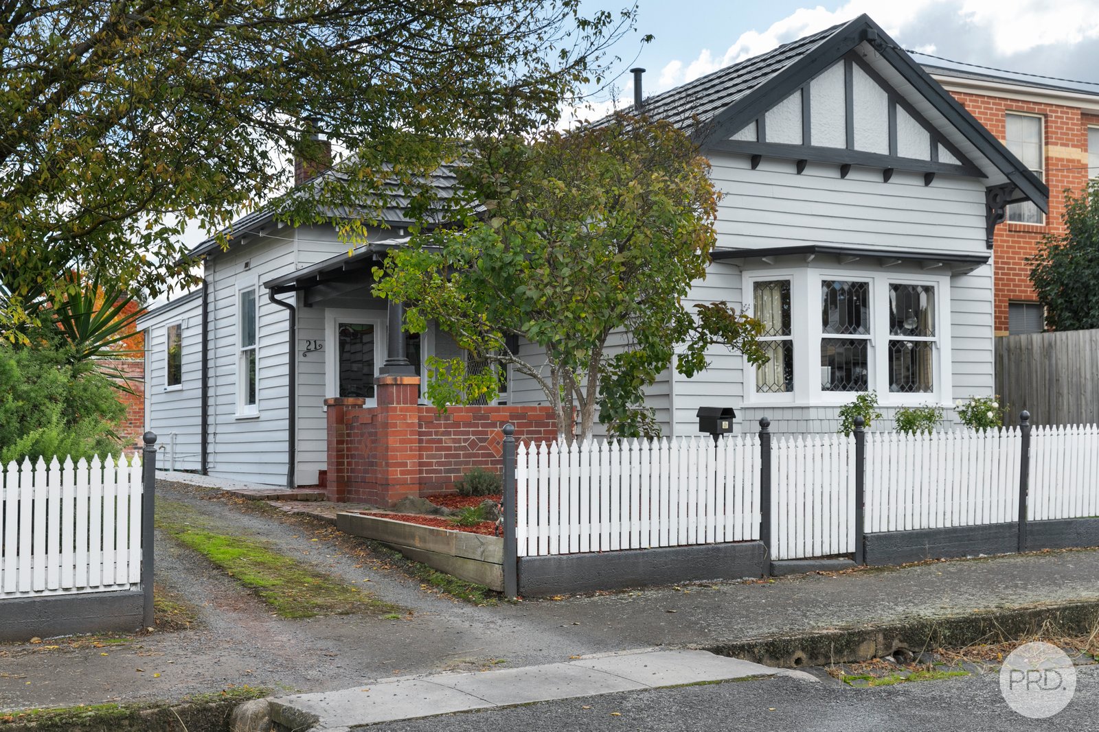 21 Hotham Street LAKE WENDOUREE 1