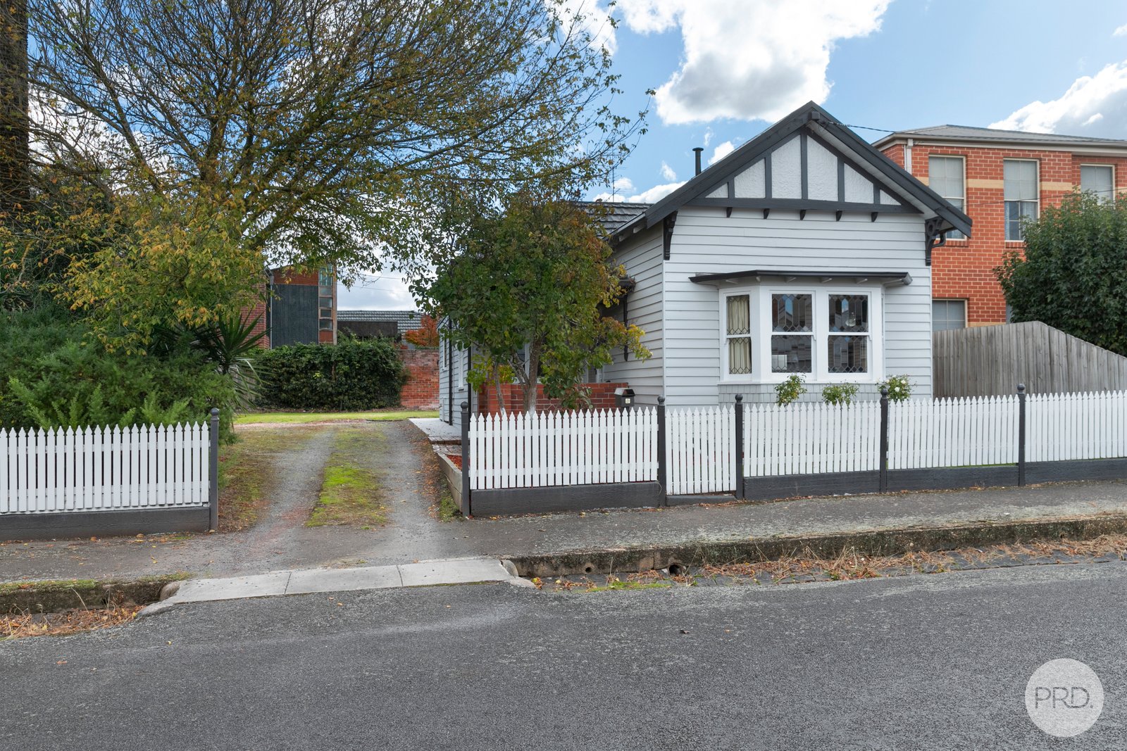 21 Hotham Street LAKE WENDOUREE 3