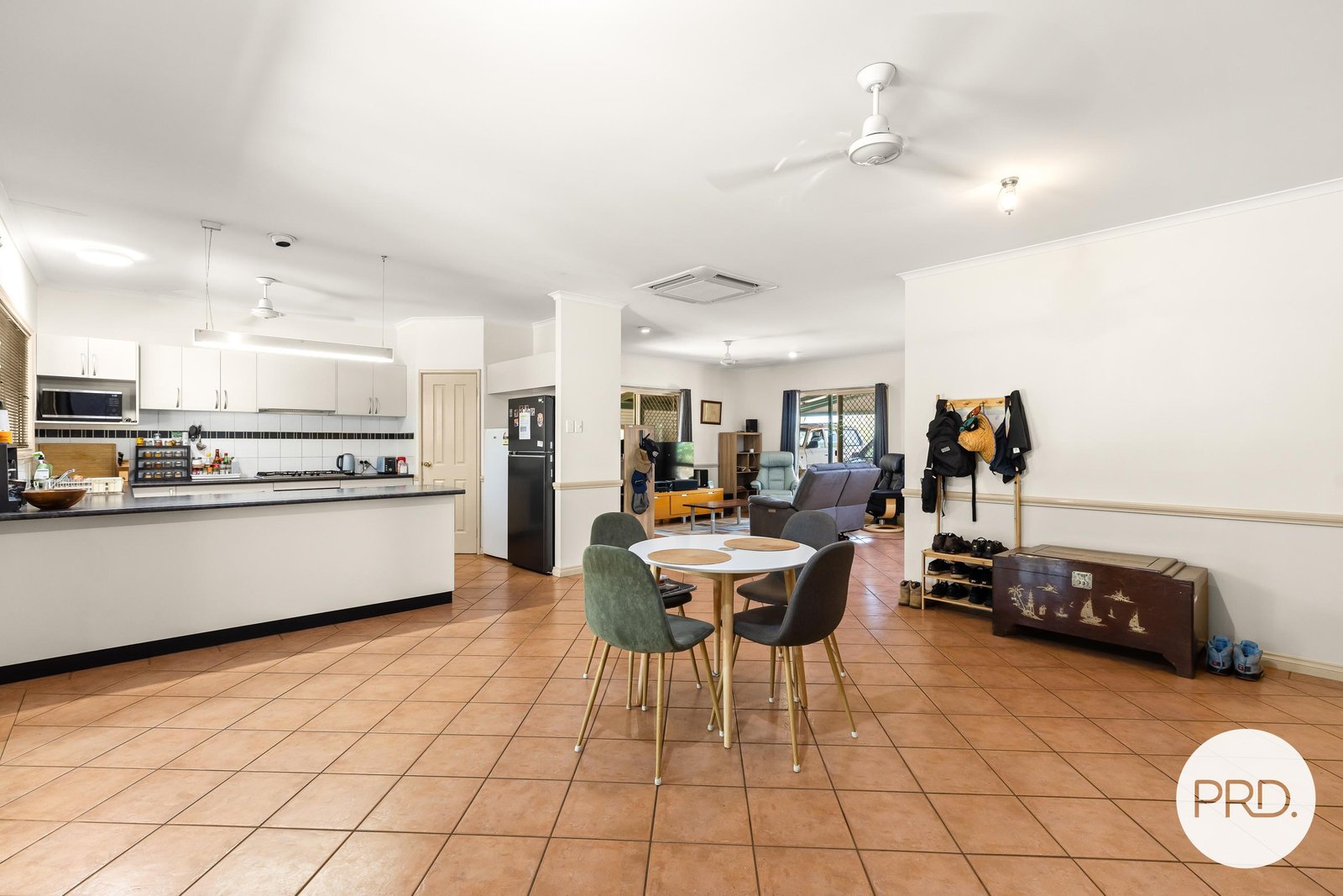 21 Howe Drive CABLE BEACH 20
