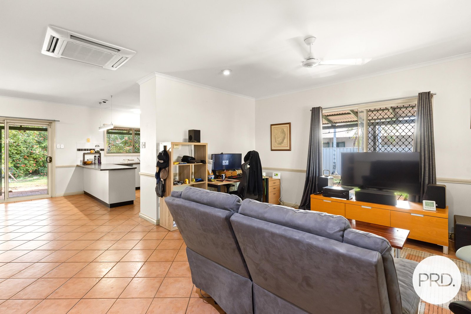 21 Howe Drive CABLE BEACH 23