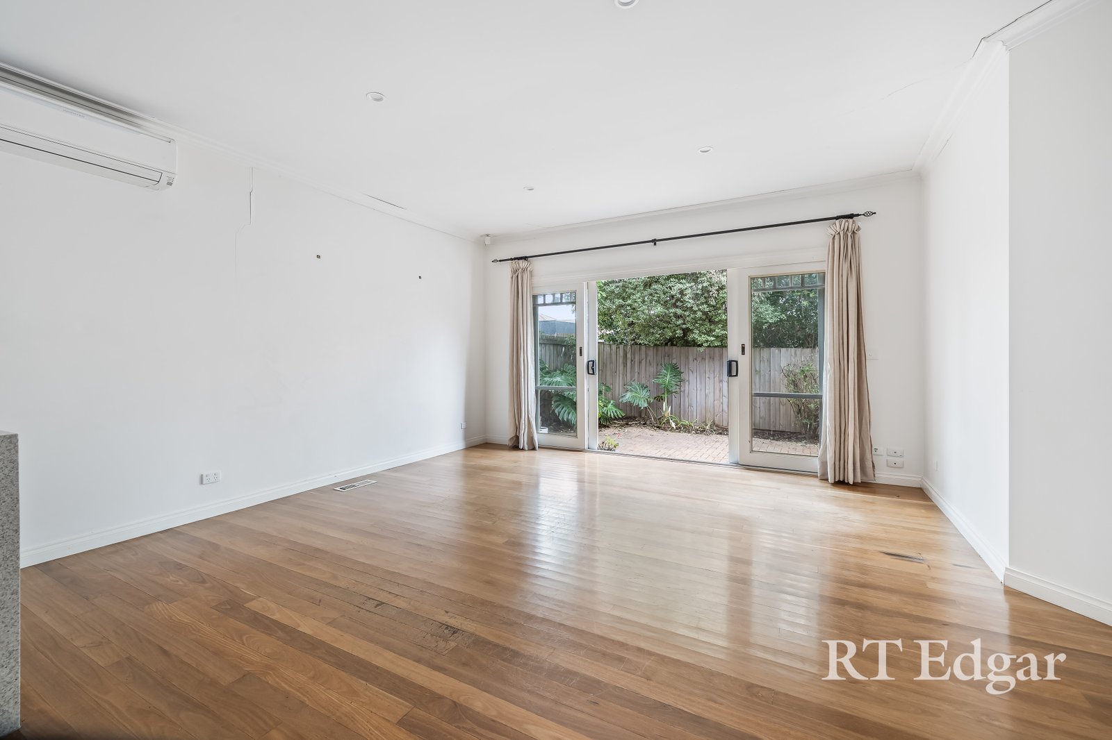 Real Estate and Property in 2/1 Irymple Avenue, Kew East, VIC