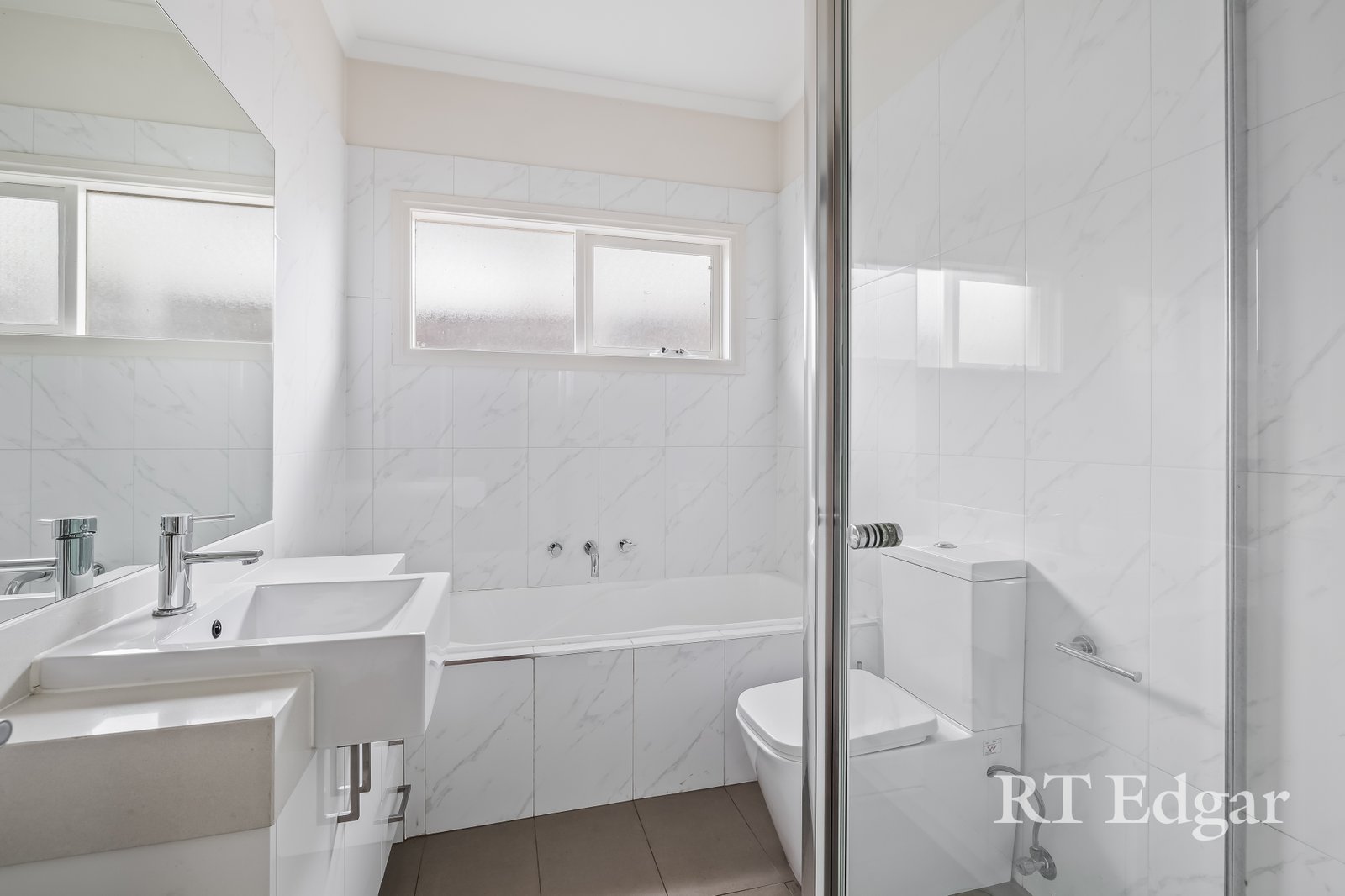 Real Estate and Property in 2/1 Irymple Avenue, Kew East, VIC