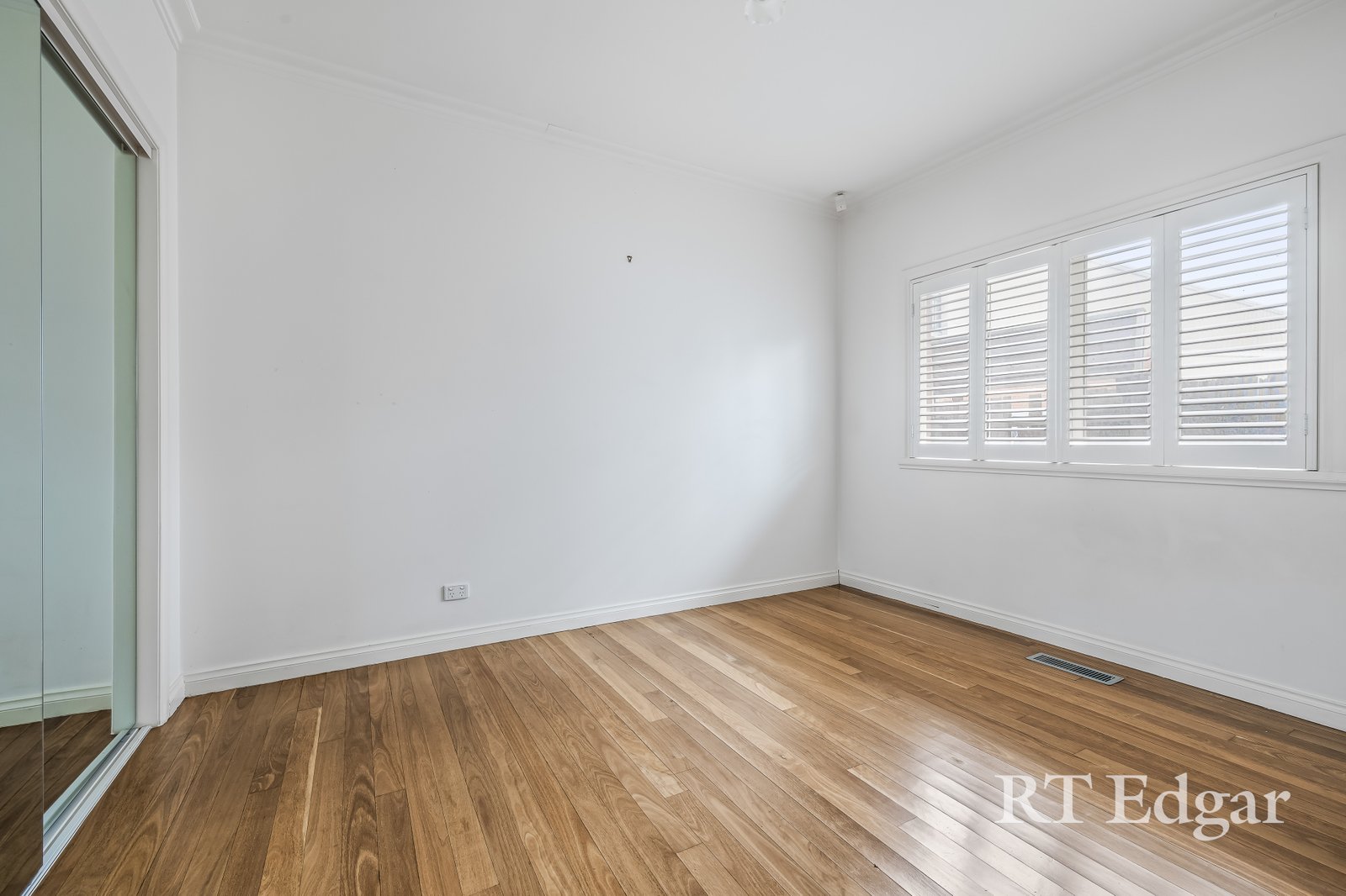 Real Estate and Property in 2/1 Irymple Avenue, Kew East, VIC