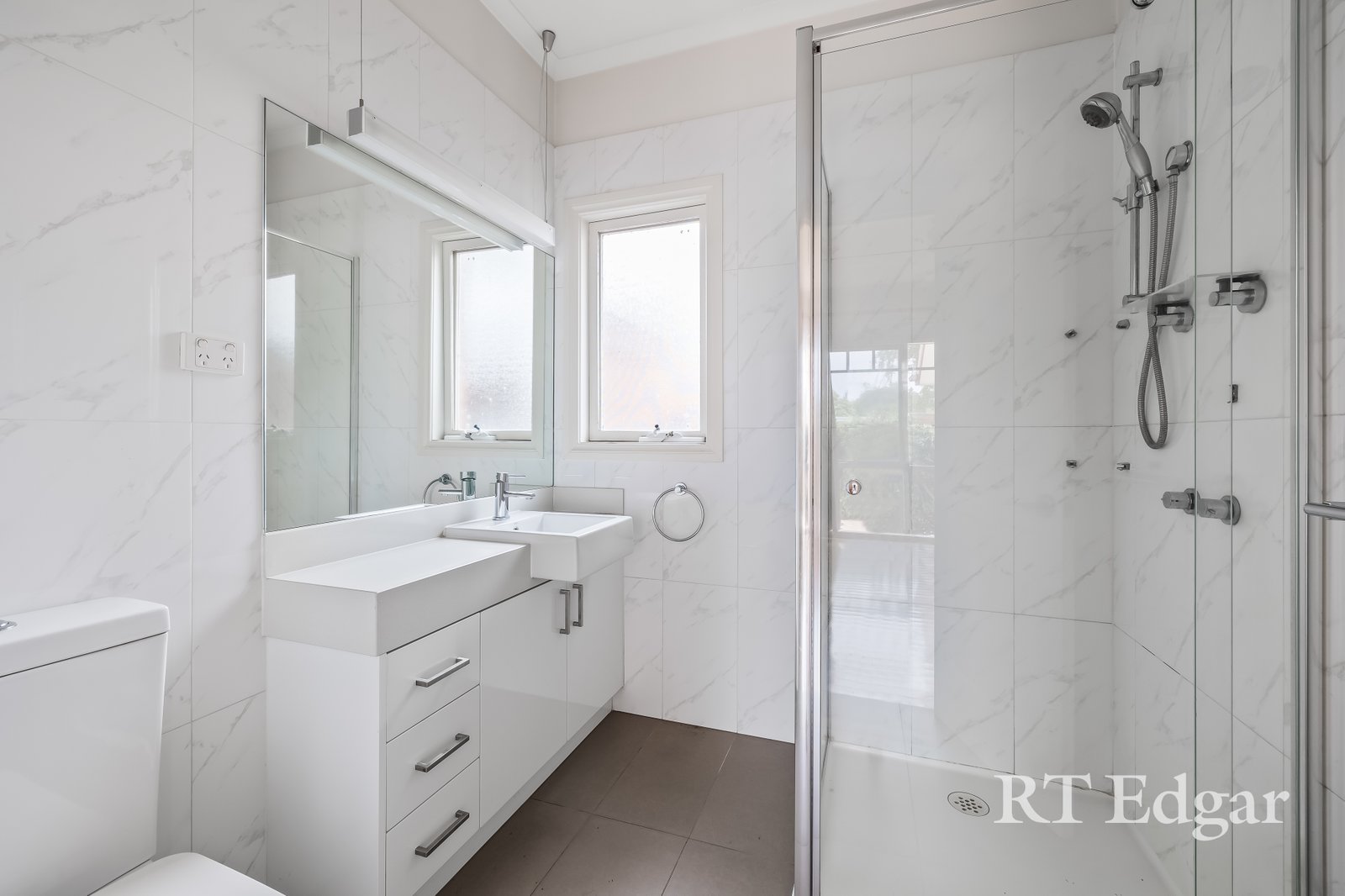 Real Estate and Property in 2/1 Irymple Avenue, Kew East, VIC