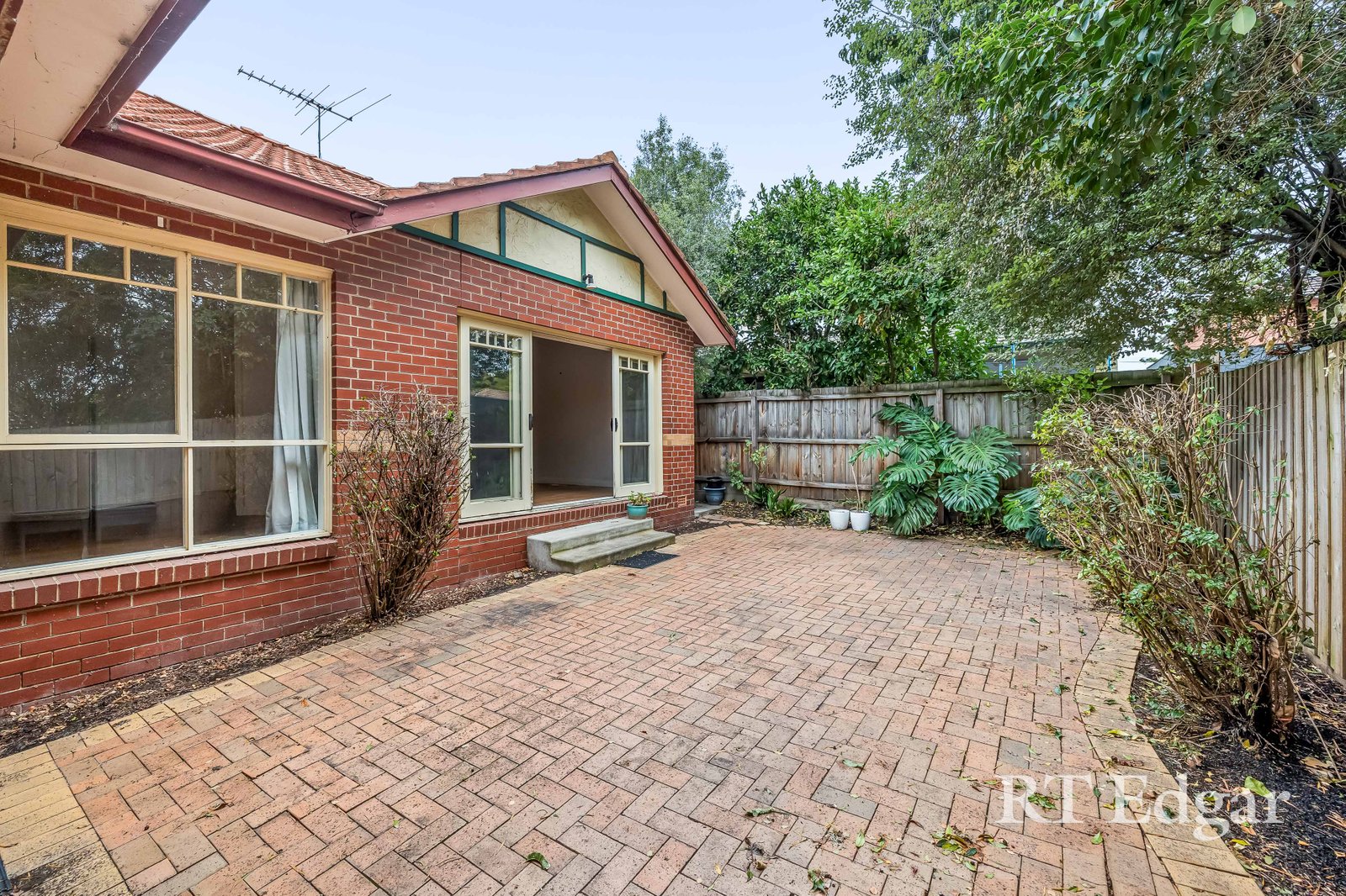 Real Estate and Property in 2/1 Irymple Avenue, Kew East, VIC