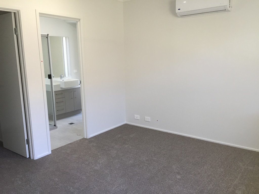 21 Jardine Street BOYNE ISLAND 4