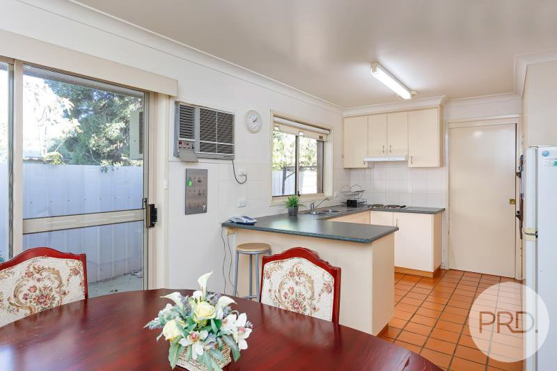 2/1 Jennifer Place WAGGA WAGGA 3