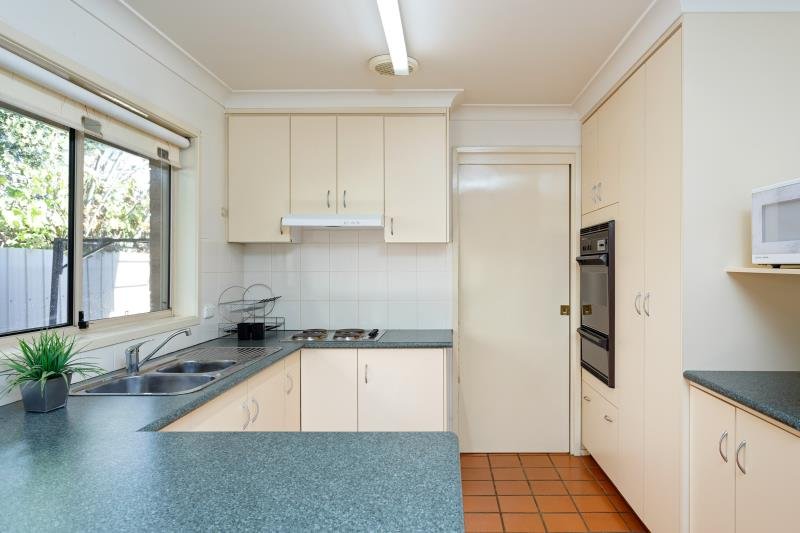 2/1 Jennifer Place WAGGA WAGGA 4