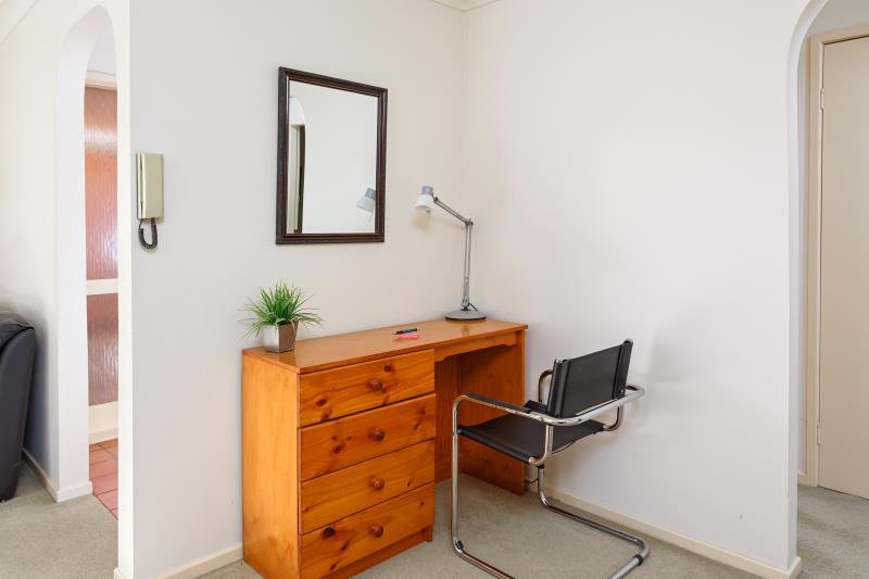 2/1 Jennifer Place WAGGA WAGGA 8