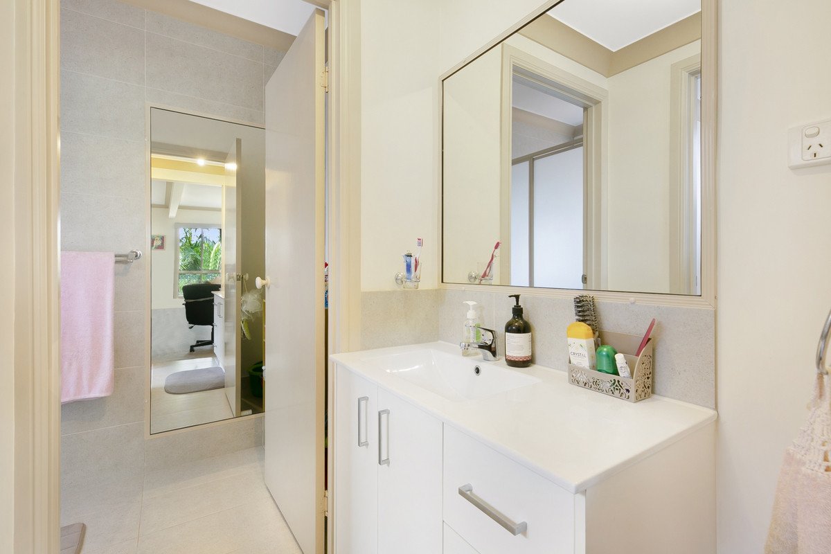 21 Joeith Court MIAMI 20