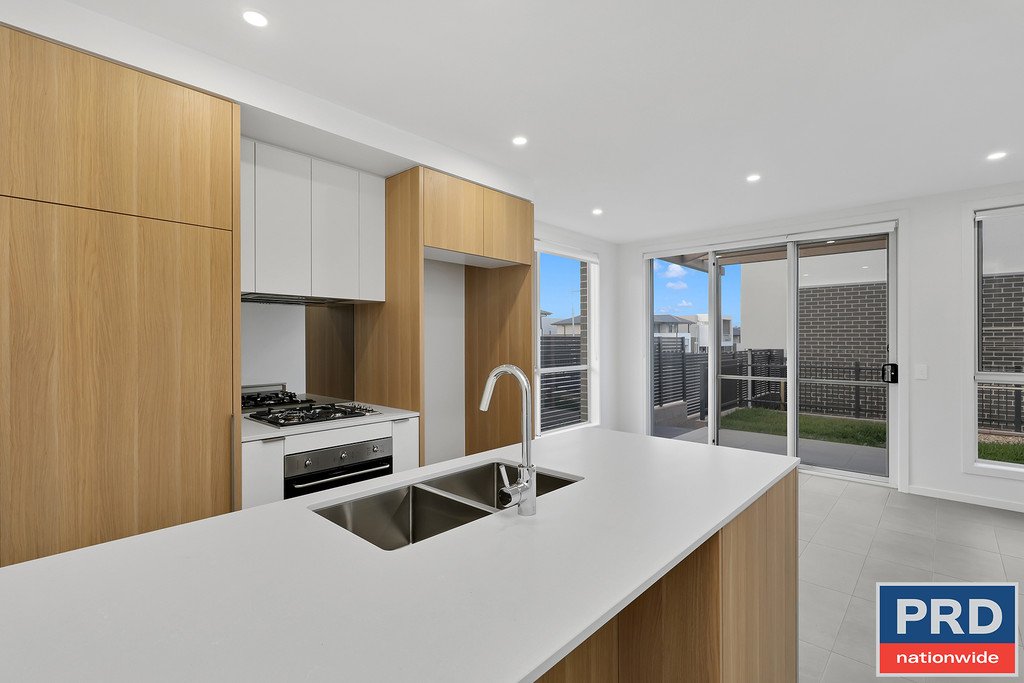 21 Kanooka Street DENHAM COURT 2