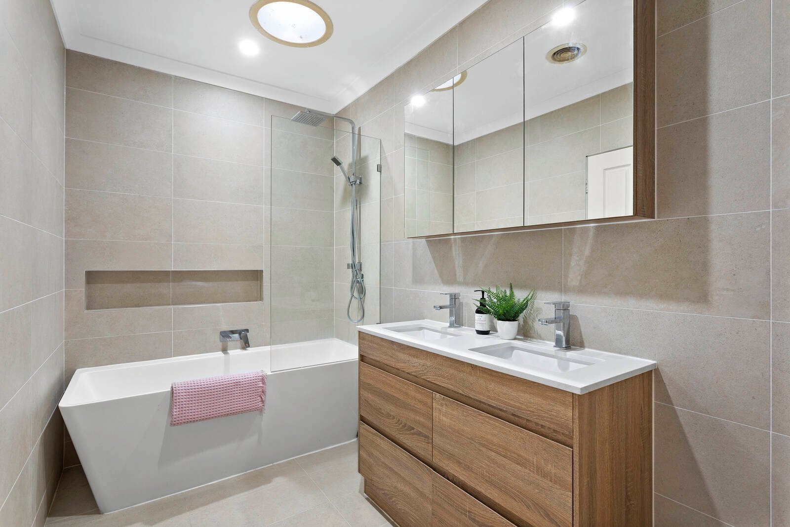 Gallery: 21 Karen Street