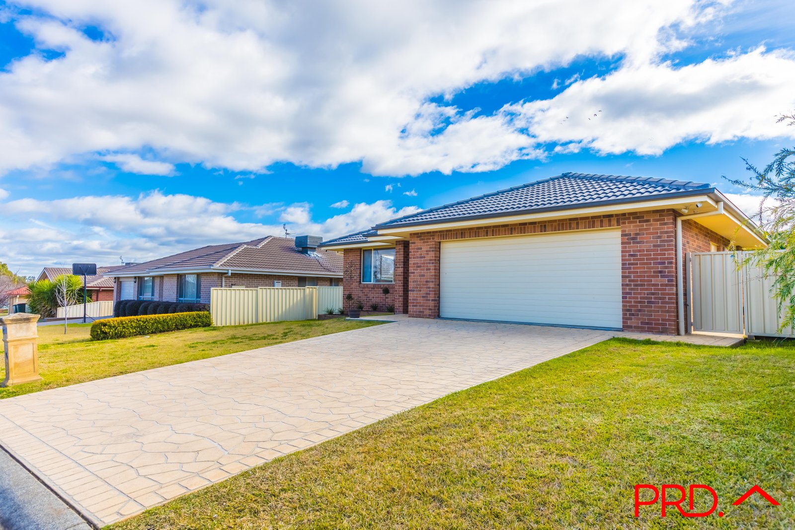 21 Karenvar Avenue TAMWORTH 3
