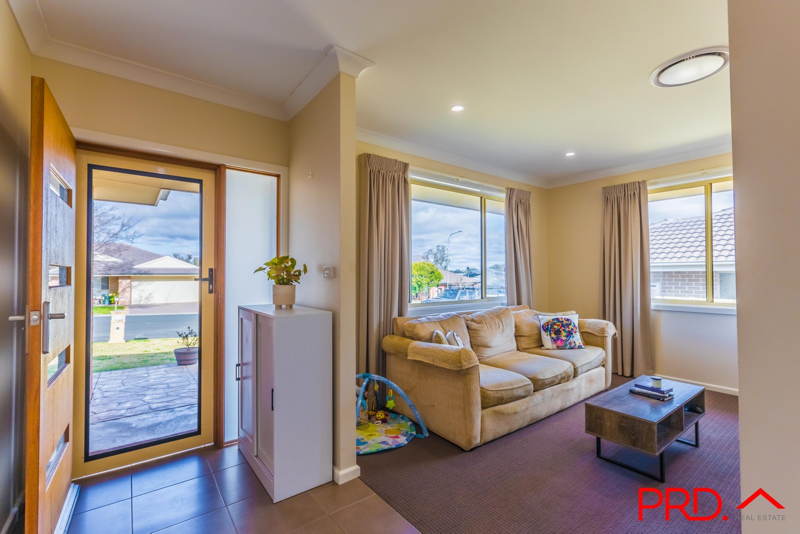 21 Karenvar Avenue TAMWORTH 5