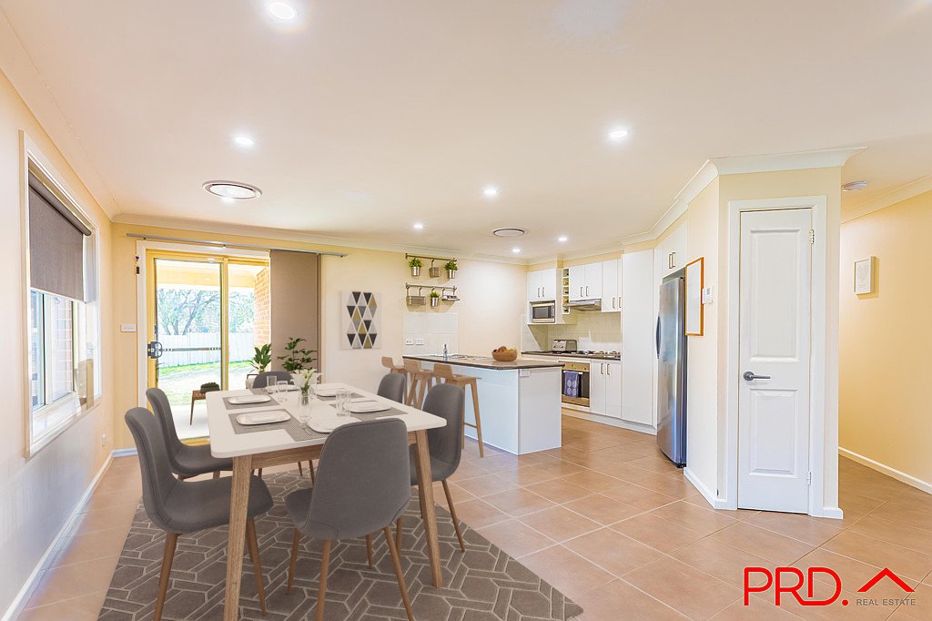 21 Karenvar Avenue TAMWORTH 6