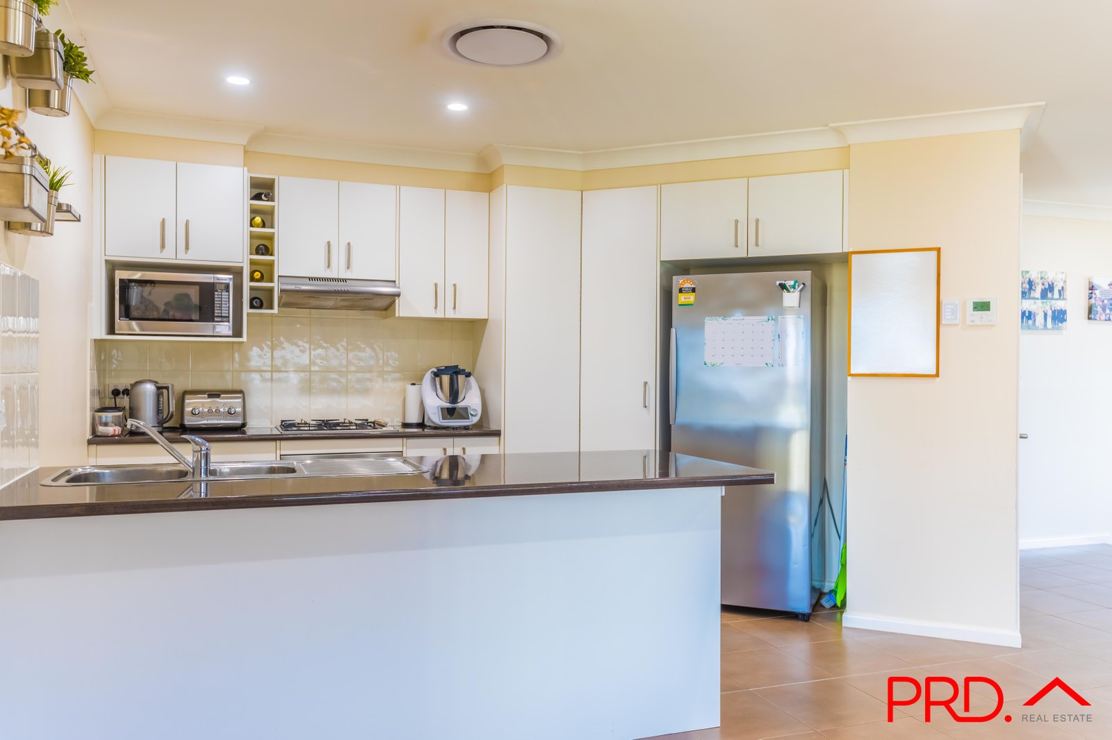 21 Karenvar Avenue TAMWORTH 8