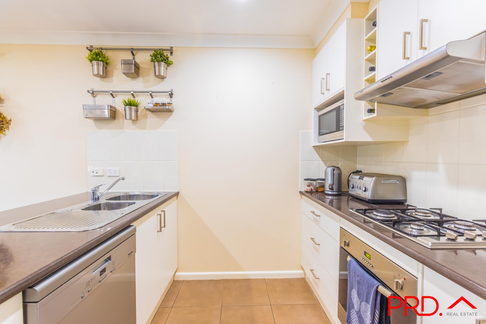 21 Karenvar Avenue TAMWORTH 10