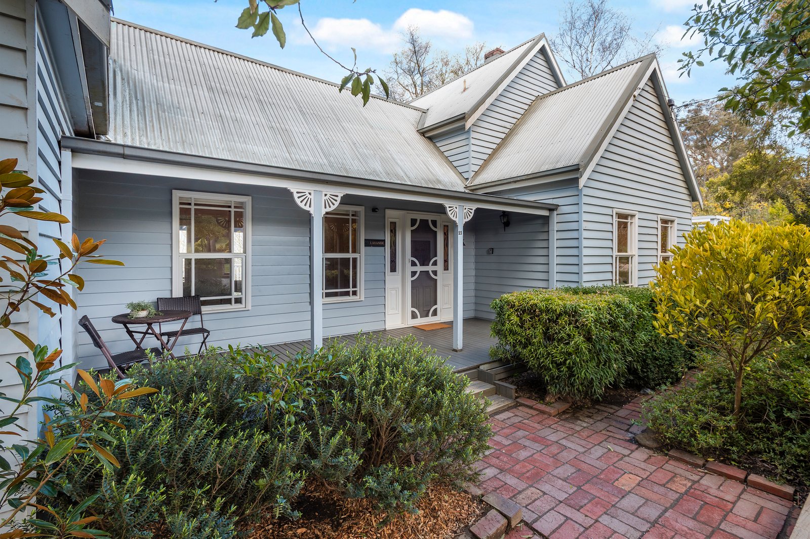 Real Estate and Property in 21 Kathryn Crescent, Woodend, VIC