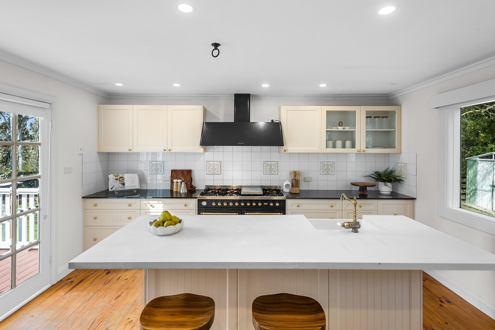 Real Estate and Property in 21 Kathryn Crescent, Woodend, VIC