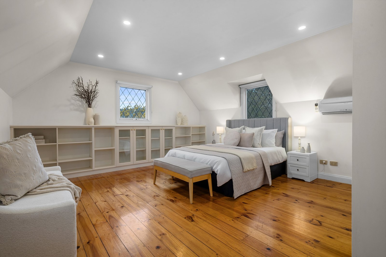 Real Estate and Property in 21 Kathryn Crescent, Woodend, VIC