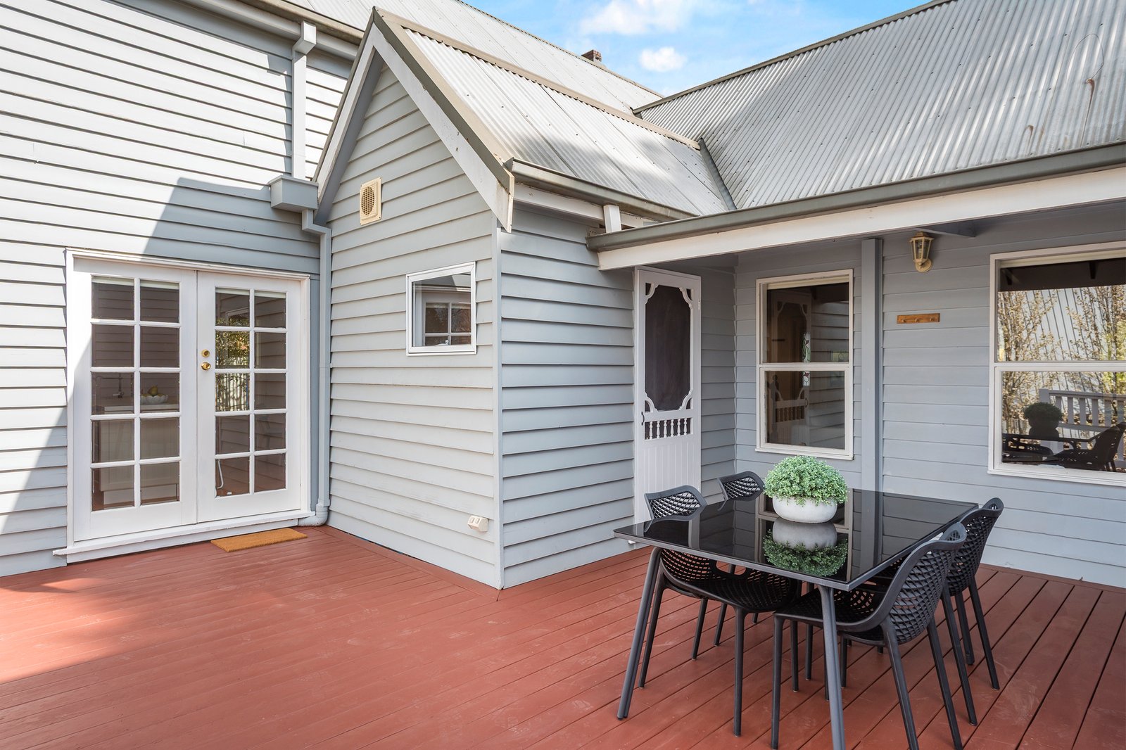 Real Estate and Property in 21 Kathryn Crescent, Woodend, VIC