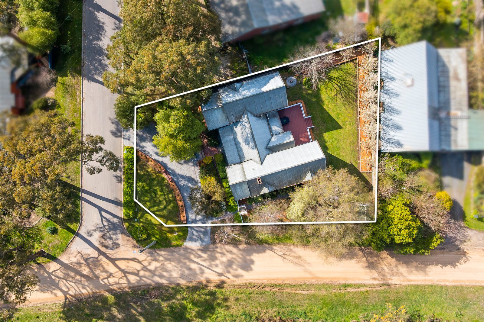 Real Estate and Property in 21 Kathryn Crescent, Woodend, VIC