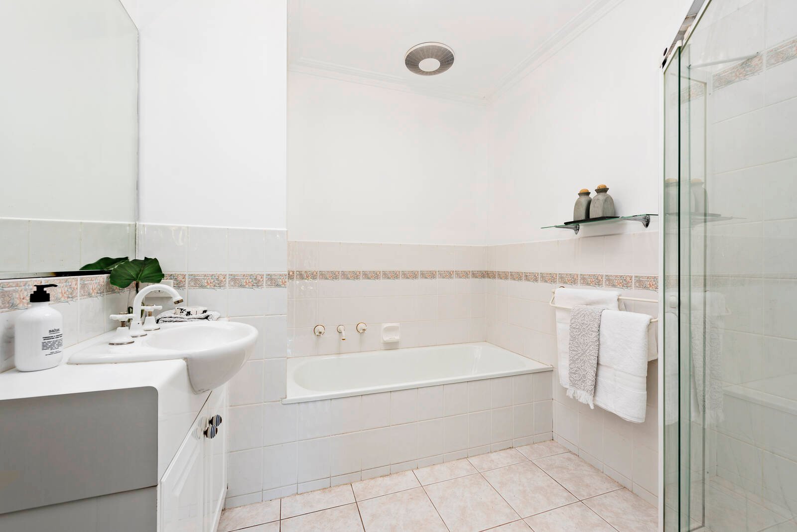 Real Estate and Property in 2/1 Kelly Avenue, Hampton East, VIC