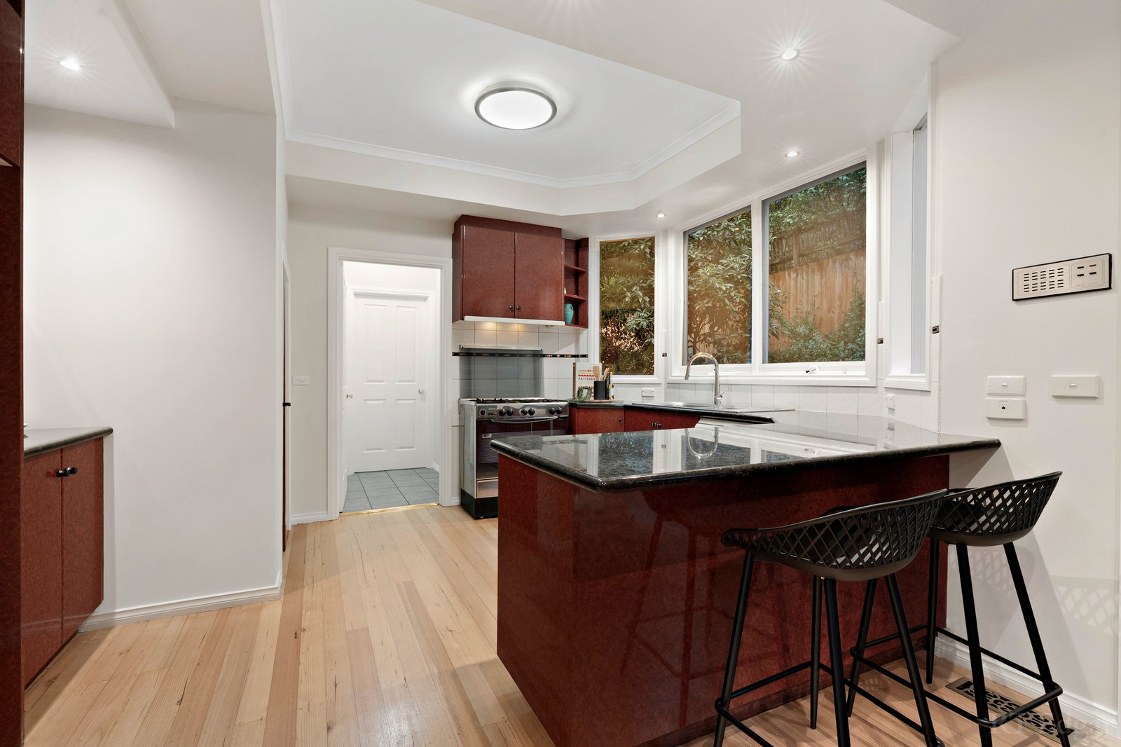 Real Estate and Property in 21 Kenman Close, Templestowe, VIC