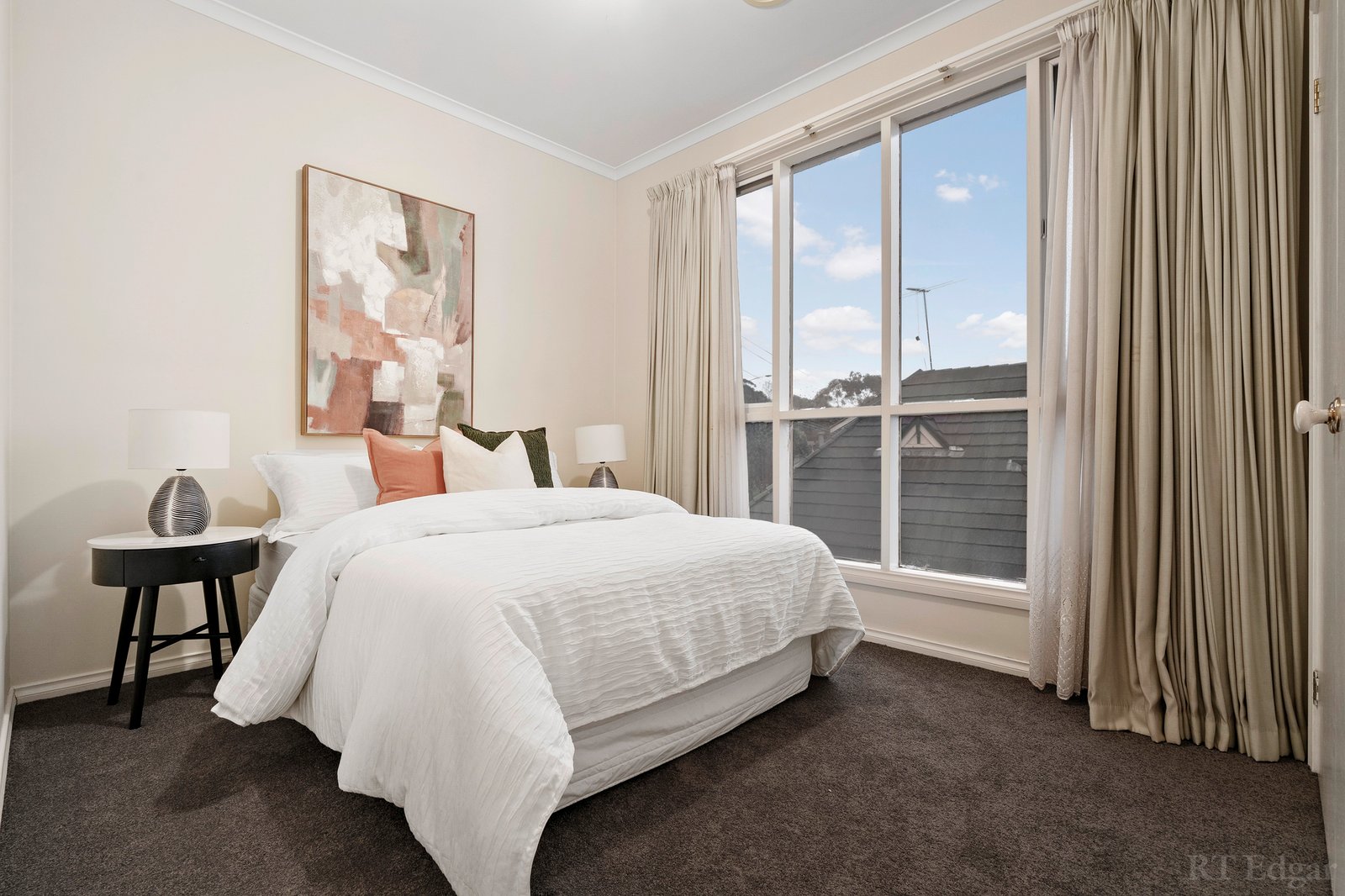 Real Estate and Property in 21 Kenman Close, Templestowe, VIC