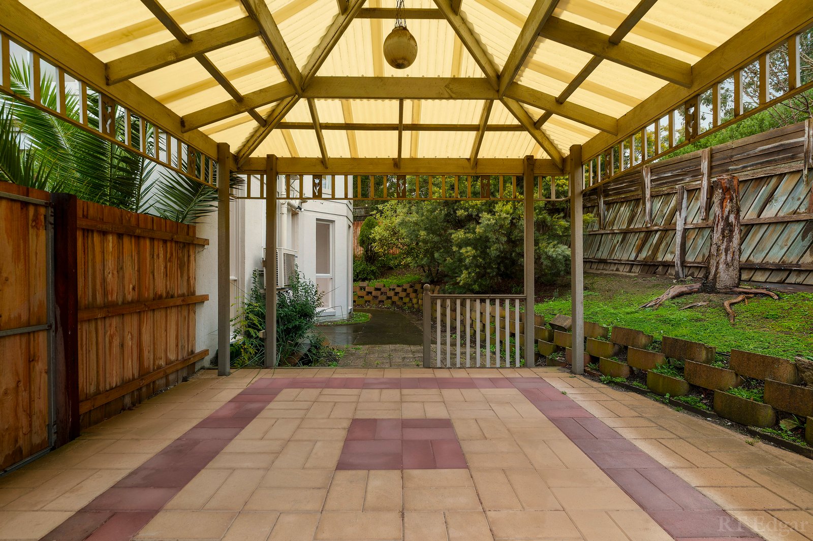 Real Estate and Property in 21 Kenman Close, Templestowe, VIC