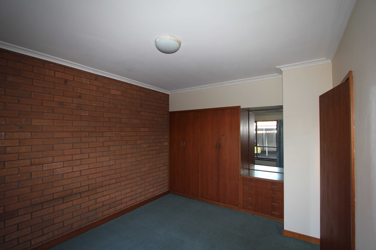 Gallery: 2/1 Kinnane Court