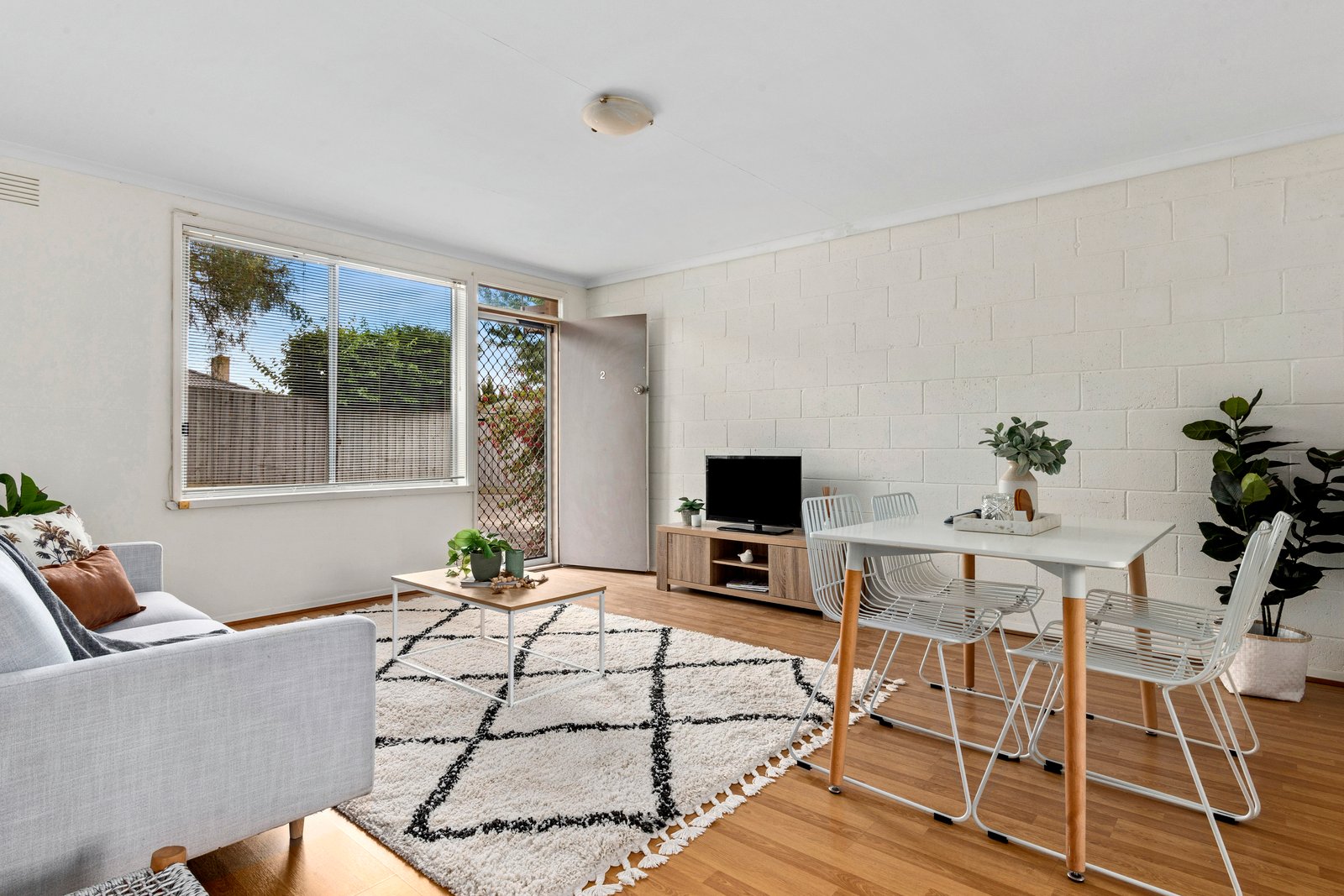 Gallery: 2/1 Kinnordy Court