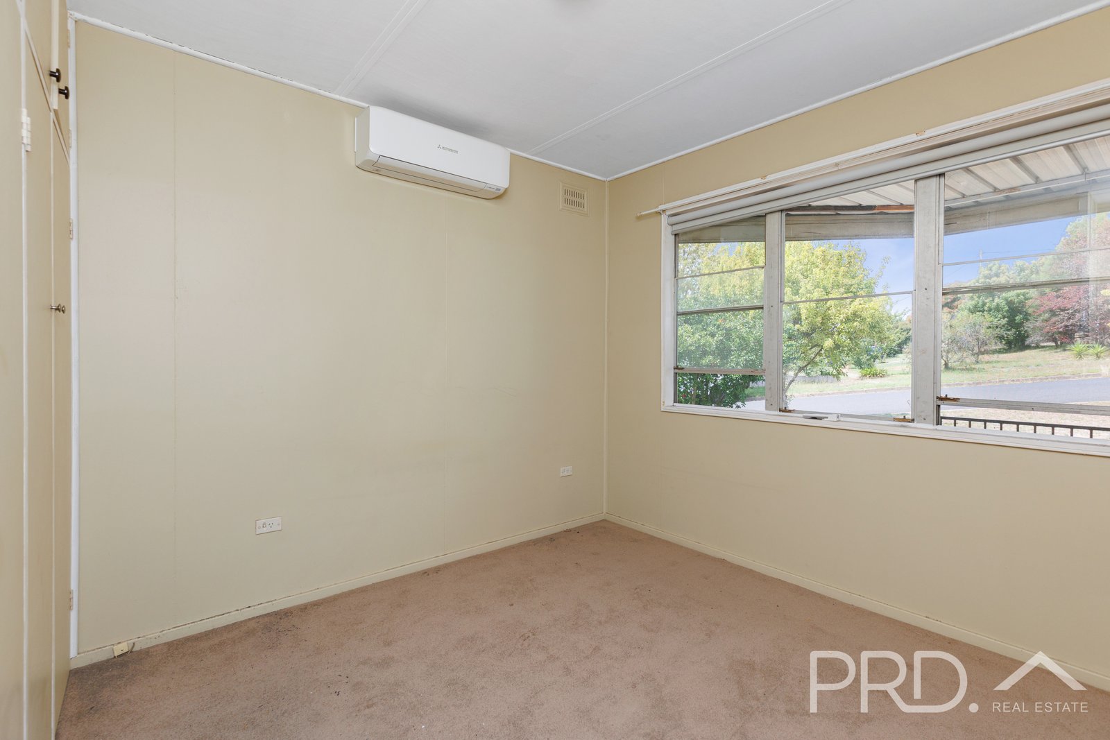 21 Kinred Street TUMUT 6