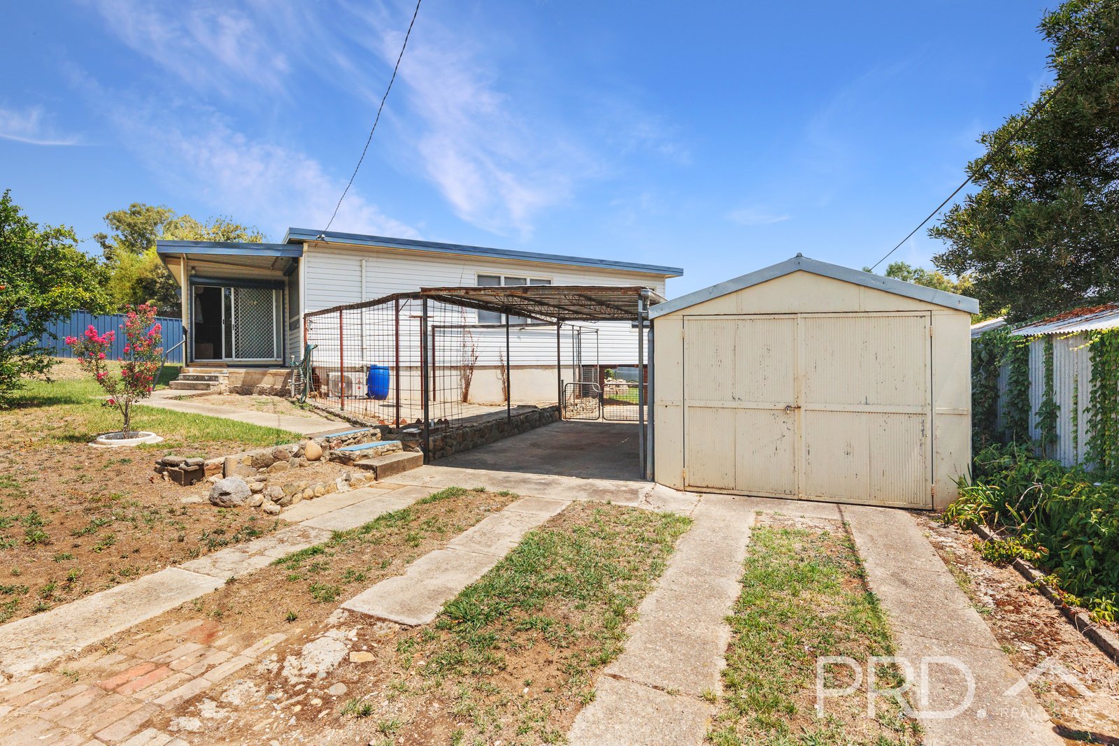 21 Kinred Street TUMUT 12