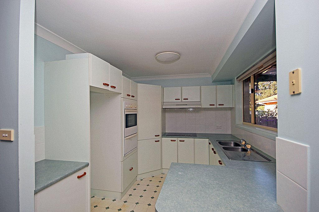 2/1 Kirmington Terrace LAURIETON 2