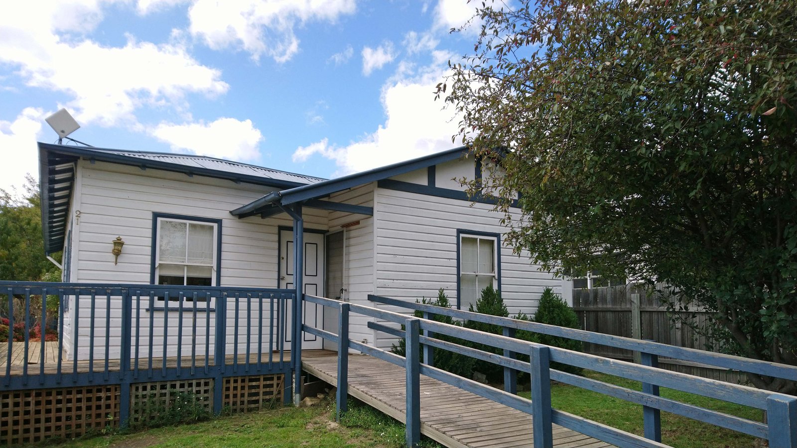 21 Kurrajong Street CAPTAINS FLAT 1