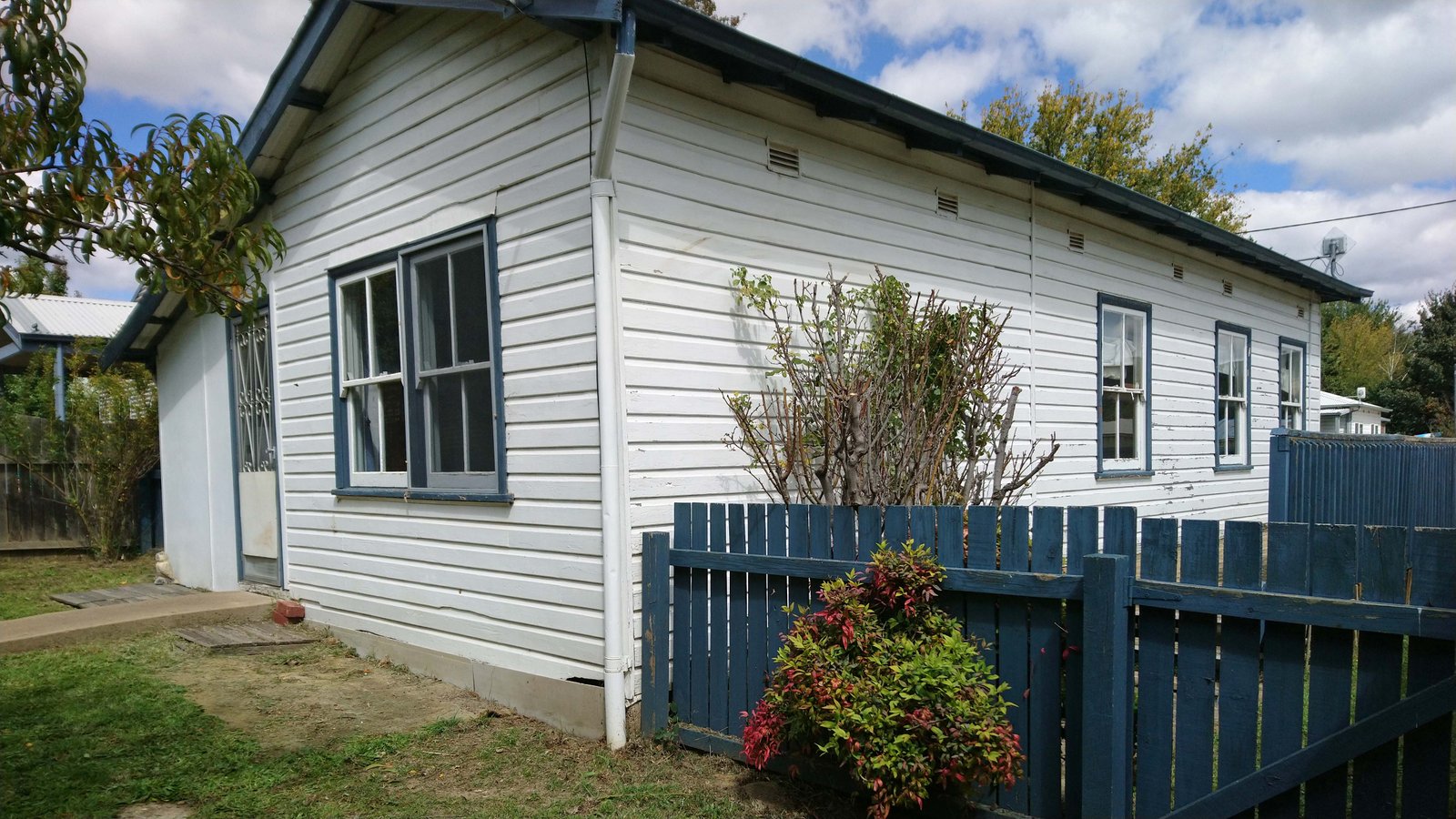 21 Kurrajong Street CAPTAINS FLAT 2