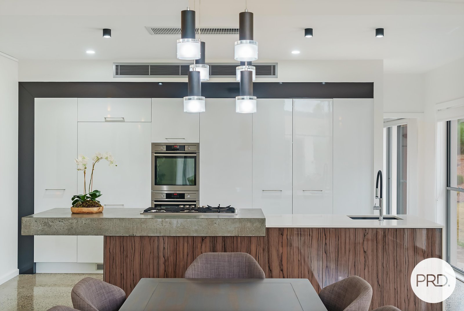 21 Lake Ridge Drive KEW 8