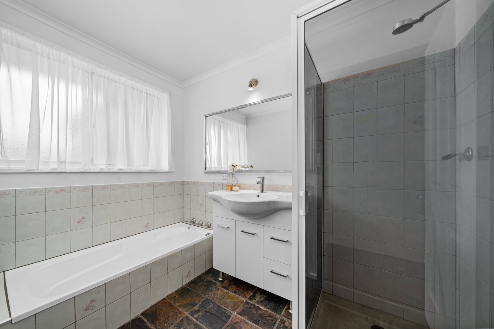 21 Leighland Road CLAREMONT 11